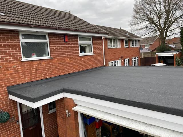 Residential flat roof installation